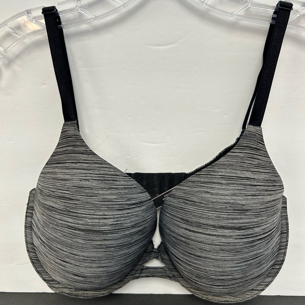 Victoria Secret underwire tee shirt bra/Gray and black/ 34DD
